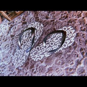 Michael Kors flip flops sandals